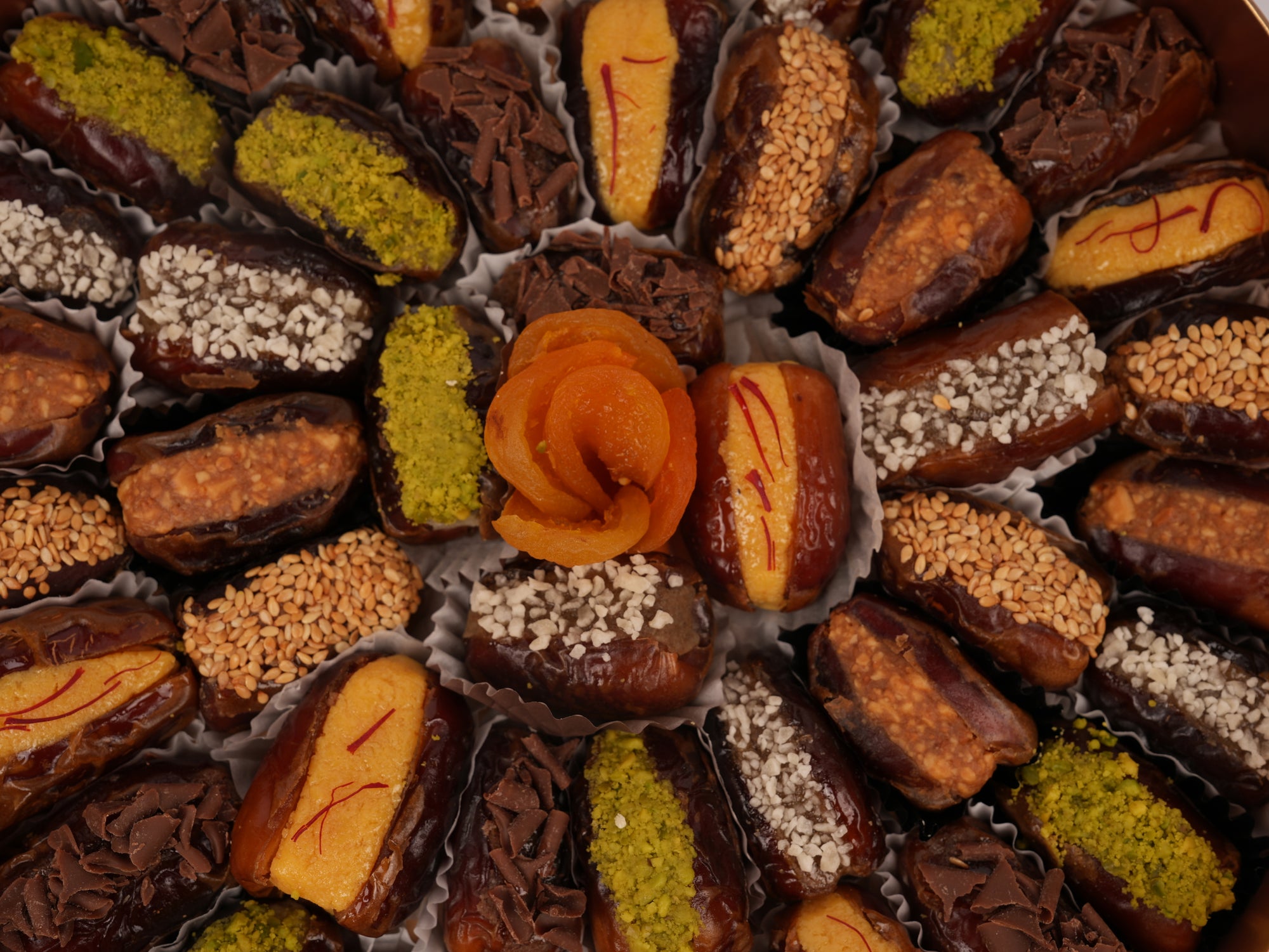 STUFFED DATES ROUND BOX