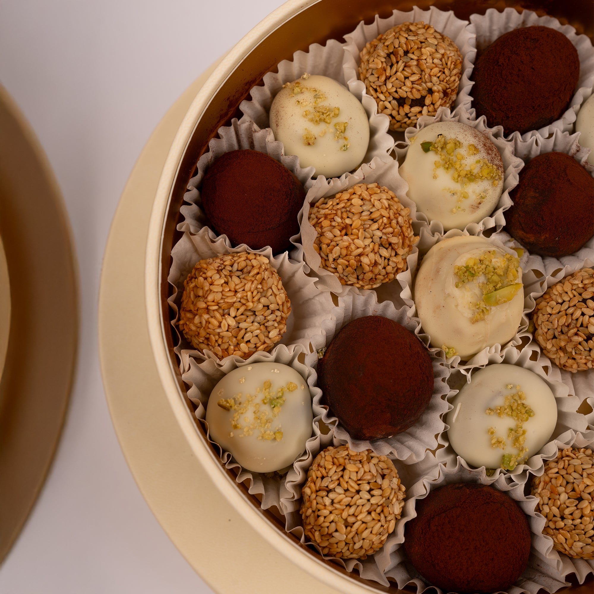 MIXED DATES OVAL TRAY