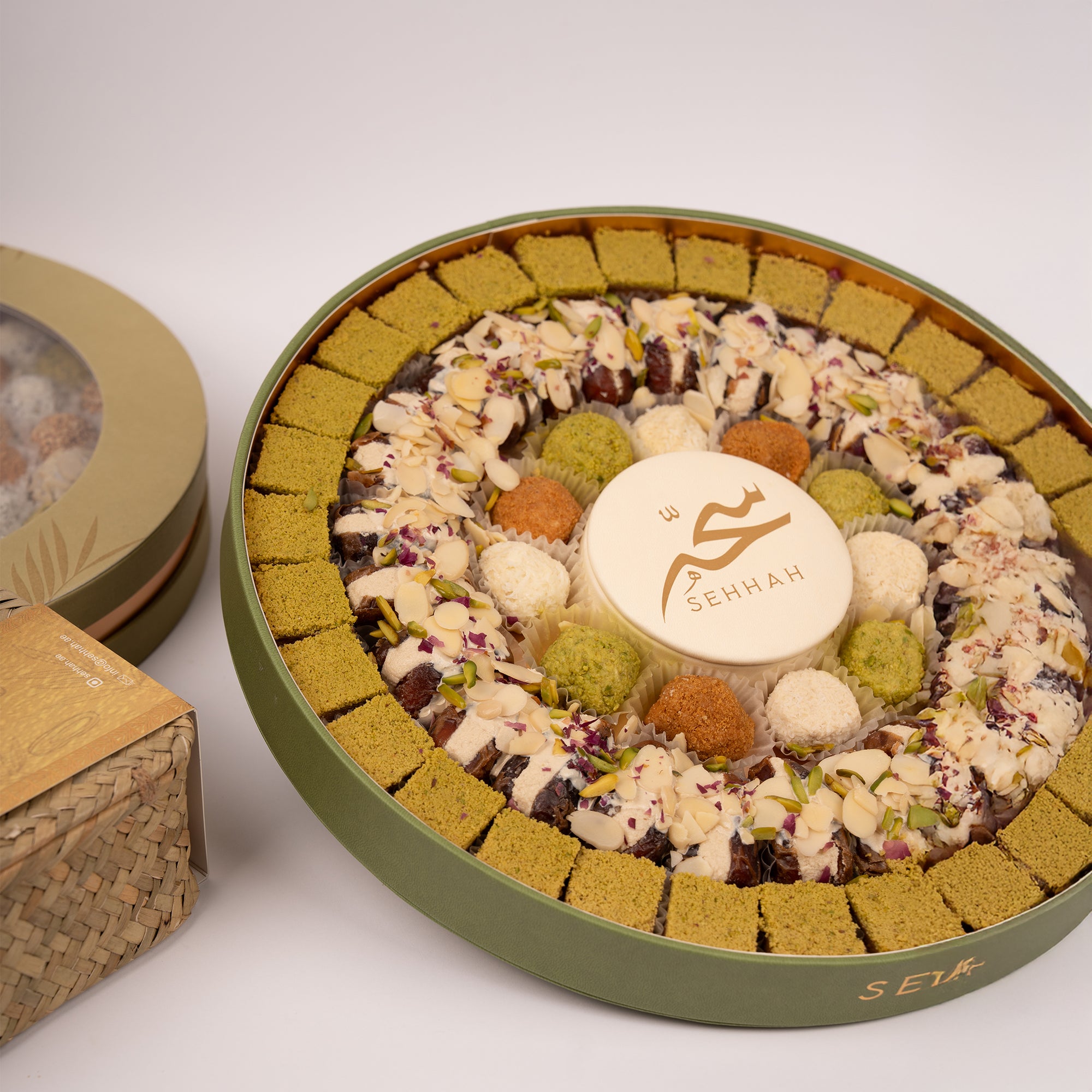 MIXED RANGEENA ROUND BOX