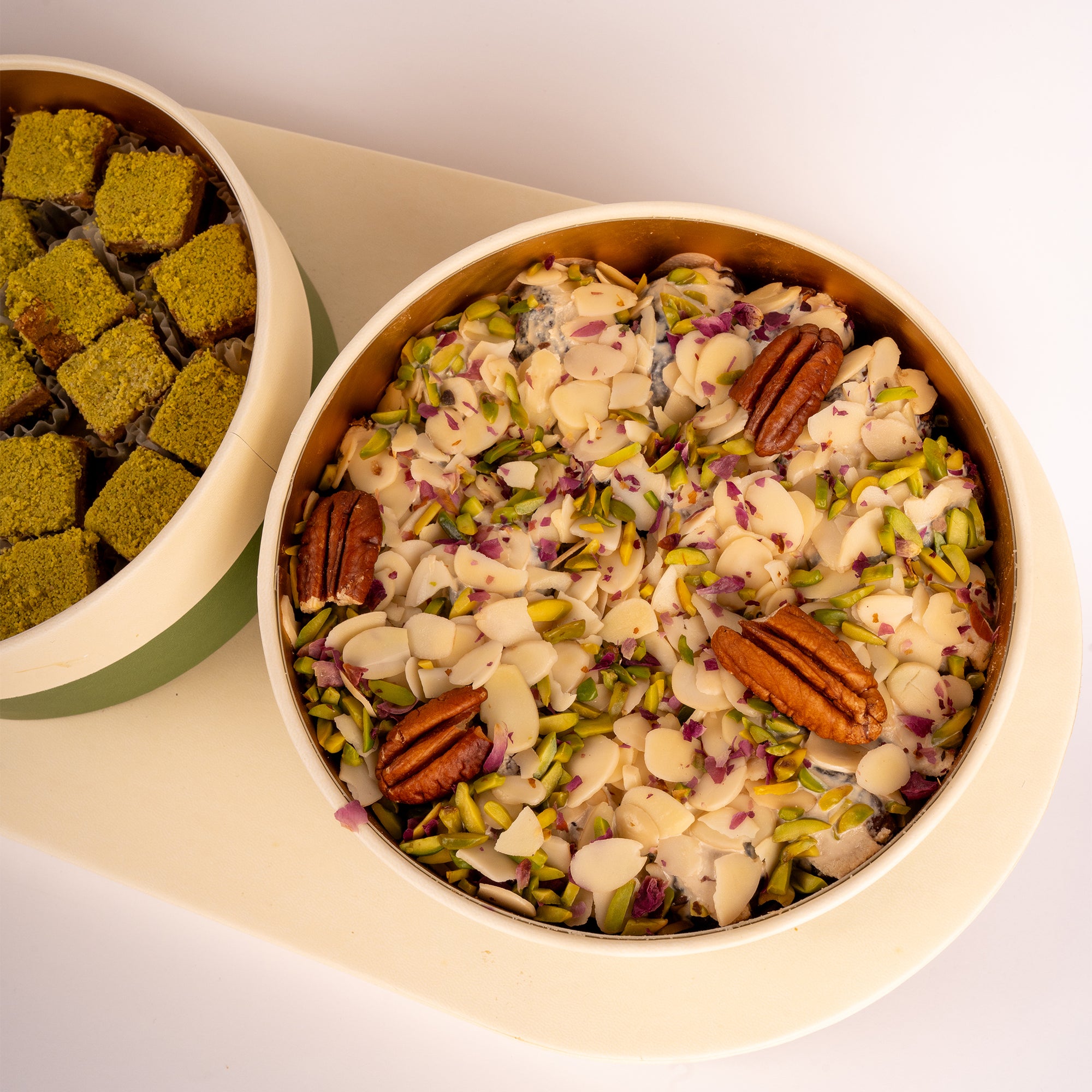 MIXED DATES OVAL TRAY