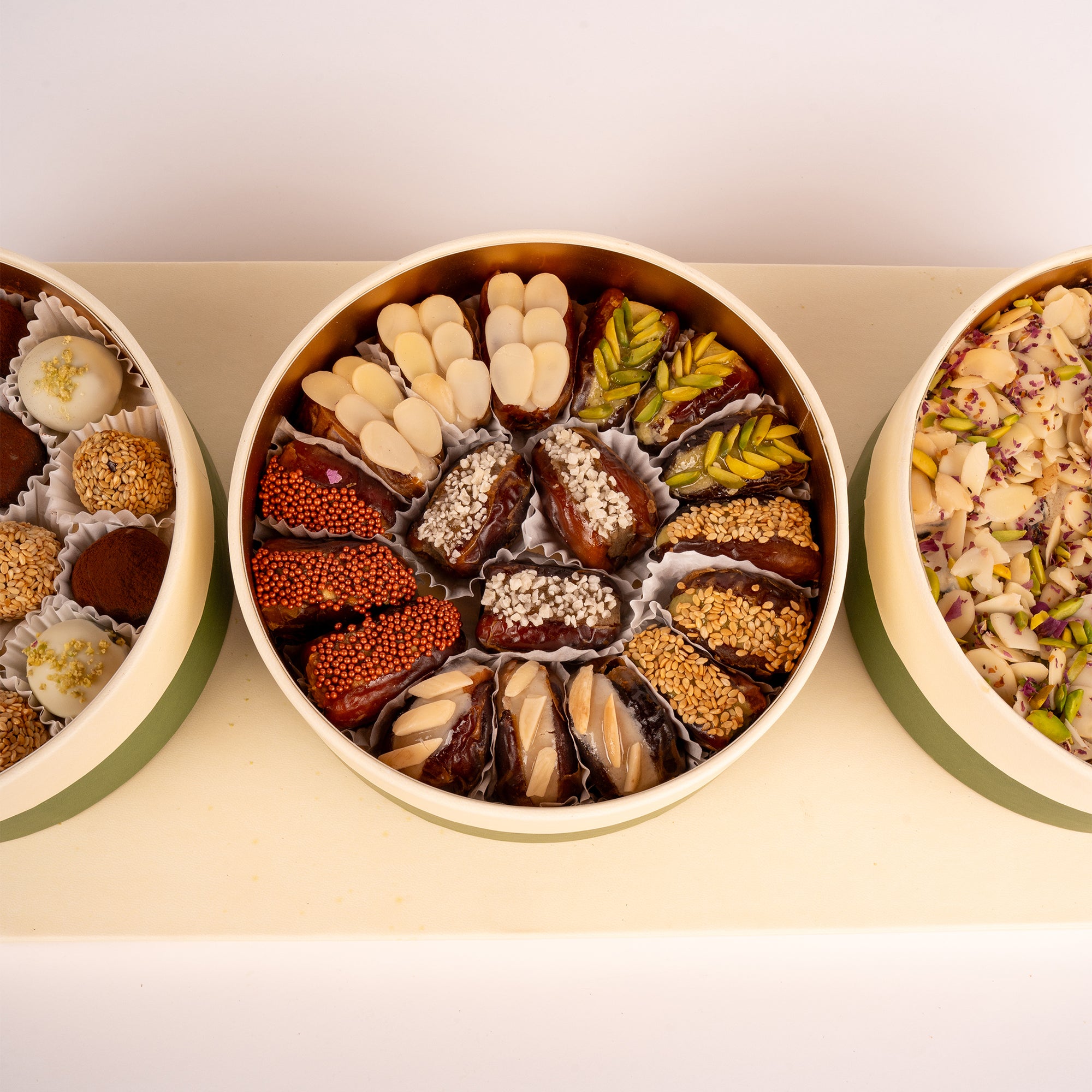 MIXED DATES OVAL TRAY