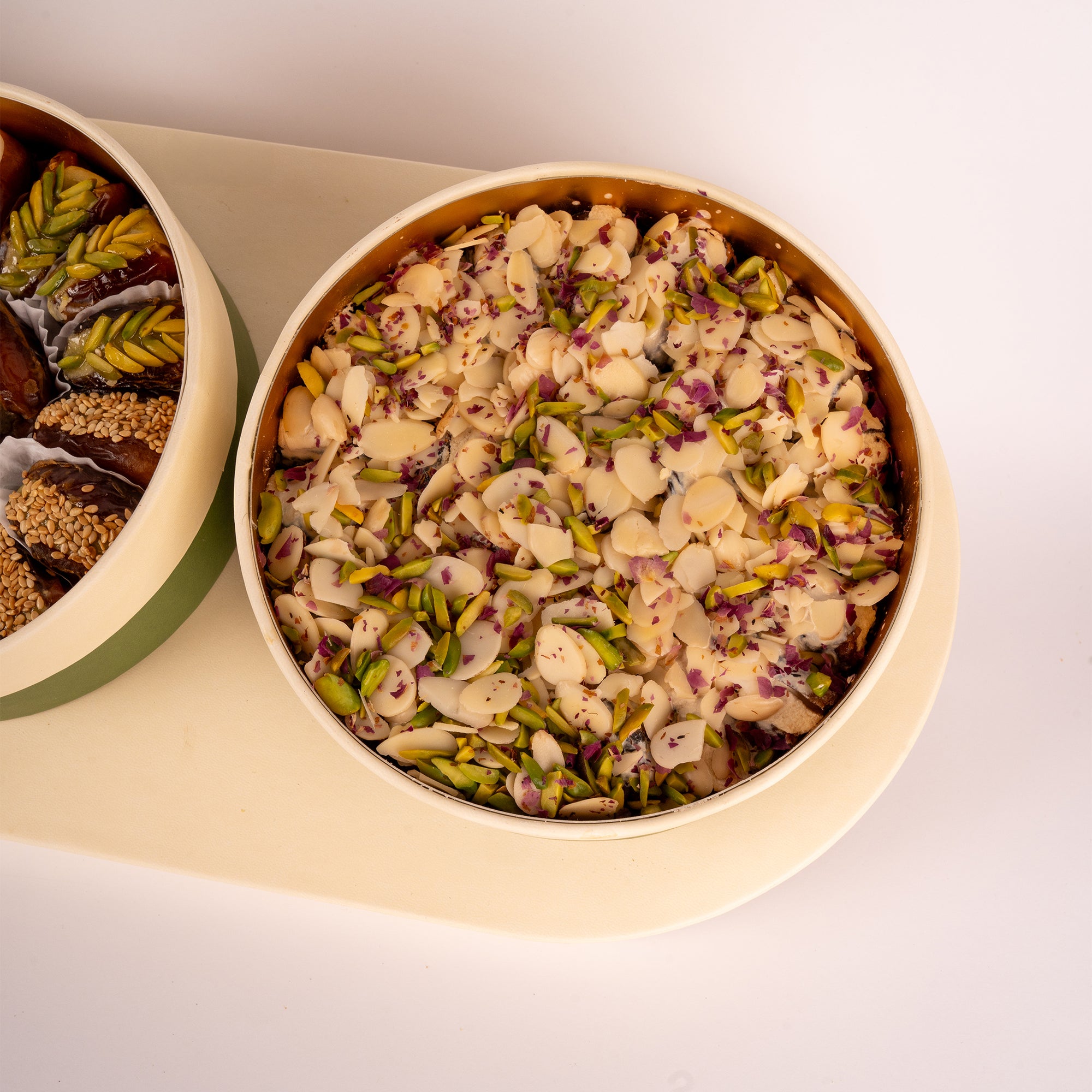 MIXED DATES OVAL TRAY