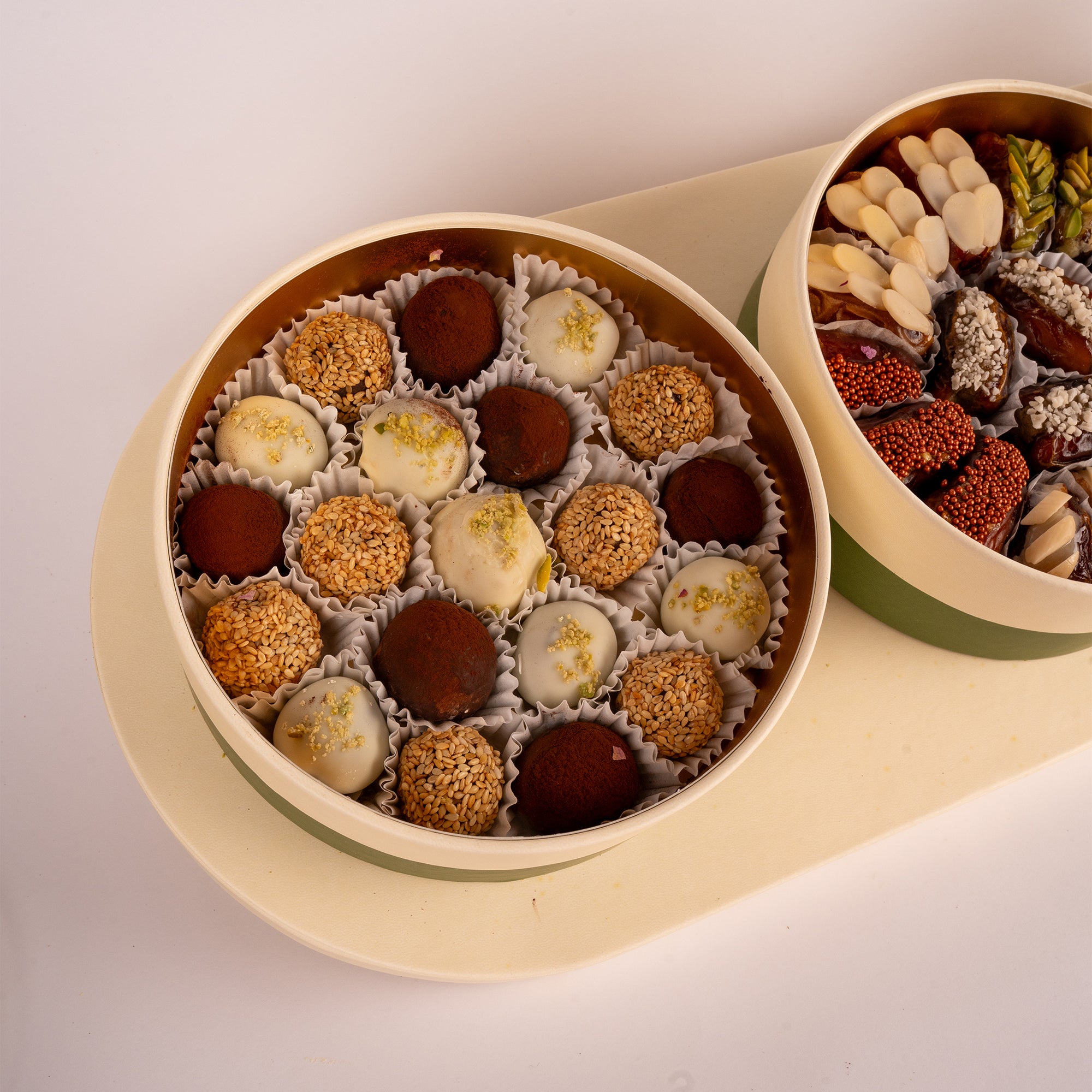 MIXED DATES OVAL TRAY