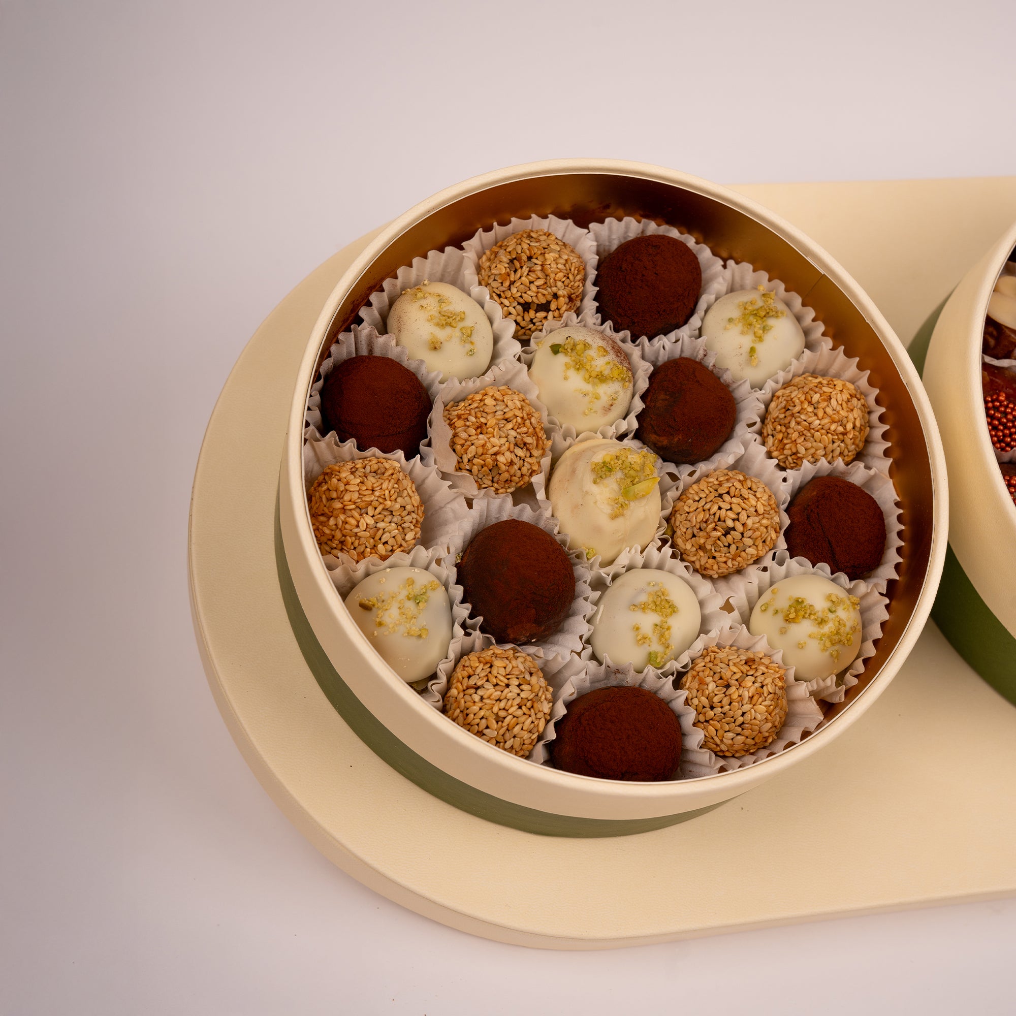 MIXED DATES OVAL TRAY